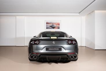 Ferrari 812 Superfast — photo 4
