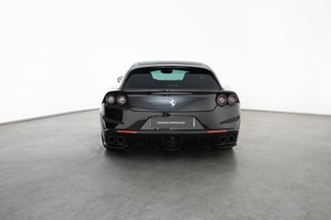 Ferrari GTC4Lusso — photo 4