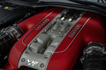 Ferrari 812 Superfast — photo 7