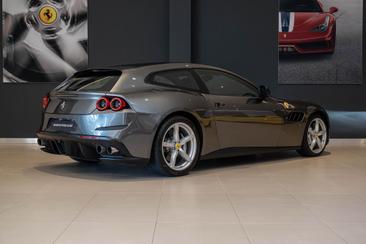 Ferrari GTC4Lusso T — photo 3