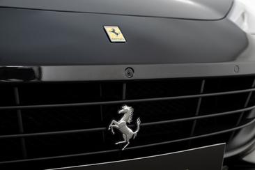 Ferrari GTC4Lusso — photo 8