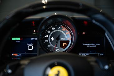 Ferrari GTC4Lusso T — photo 9