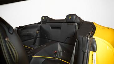 Ferrari Roma Spider 2025 Jaune — photo 12
