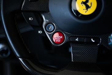 Ferrari GTC4Lusso T — photo 11