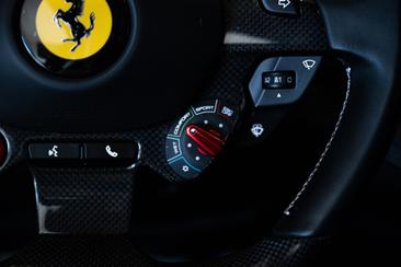 Ferrari GTC4Lusso T — photo 12