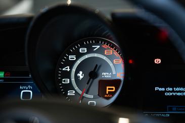 Ferrari GTC4Lusso T — photo 15