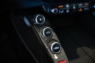 Ferrari GTC4Lusso T — photo 22