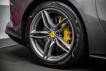 Ferrari 812 Superfast — photo 32