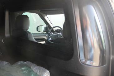 Land Rover Discovery TD4 2019 Gris — photo 27