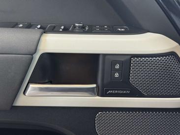 Land Rover Defender 110 D200 — photo 49