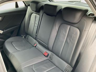 Audi Q2 35 TDI — photo 13