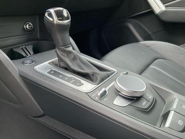 Audi Q2 35 TDI — photo 24