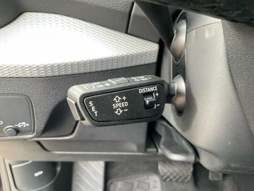 Audi Q2 35 TDI — photo 25