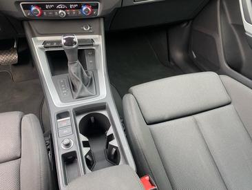 Audi Q3 TFSI E 45 E — photo 7