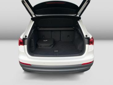 Audi Q3 TFSI E 45 E — photo 11