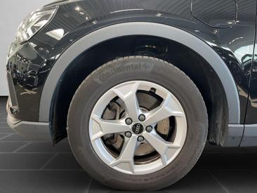 Audi Q3 TFSI E 45 E — photo 8