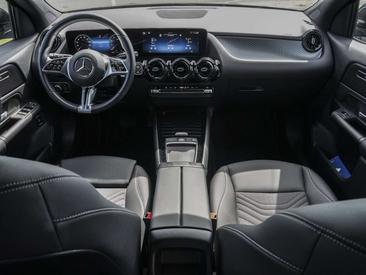 Mercedes GLA 200 — photo 12