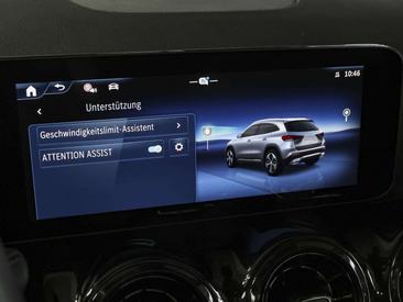 Mercedes GLA 200 — photo 15