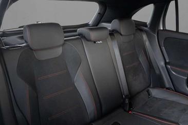 Mercedes GLA 250e — photo 8