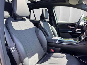 Mercedes-Benz EQE SUV 300 — photo 15