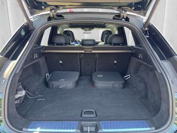 Mercedes-Benz EQE SUV 300 — photo 16