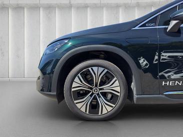 Mercedes-Benz EQE SUV 300 — photo 17