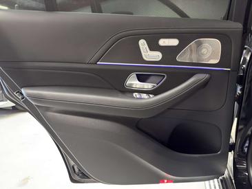 Mercedes-Benz GLS 450 D 4MATIC — photo 12