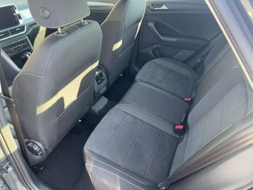 Volkswagen T-Roc 1.5 TSI — photo 6
