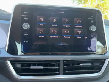 Volkswagen T-Roc 1.5 TSI — photo 9