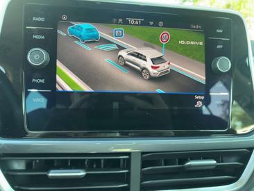 Volkswagen T-Roc 1.5 TSI — photo 10