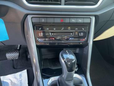 Volkswagen T-Roc 1.5 TSI — photo 14