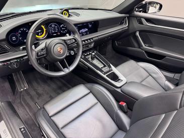 Porsche 911 Cabriolet Carrera 4S — photo 11