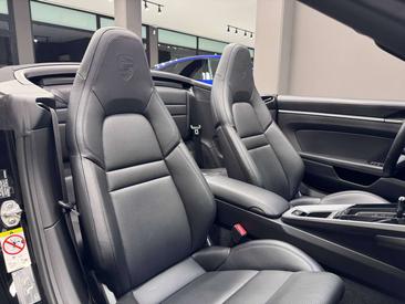 Porsche 911 Cabriolet Carrera 4S — photo 16