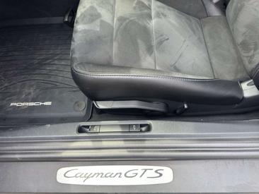 Porsche 718 Cayman GTS 4.0 — photo 17