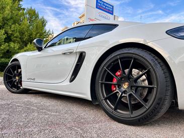 Porsche 718 Cayman GTS 4.0 — photo 9