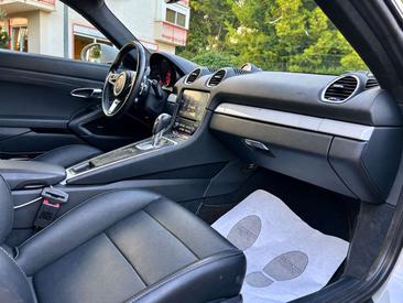Porsche 718 Cayman GTS 4.0 — photo 15