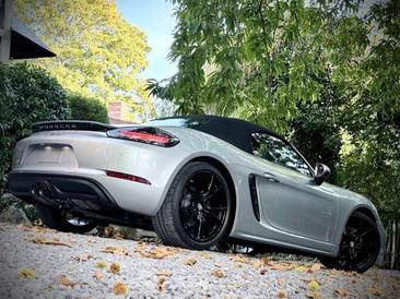Porsche 718 Cayman — photo 2