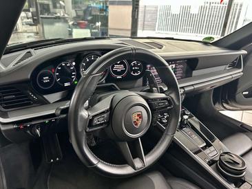 Porsche 911 Cabriolet Carrera — photo 10