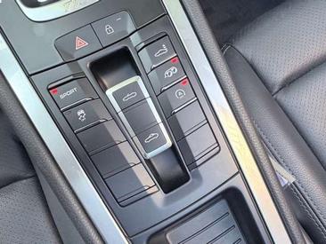 Porsche 718 Cayman — photo 6