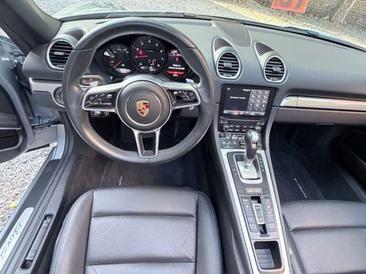 Porsche 718 Cayman — photo 8