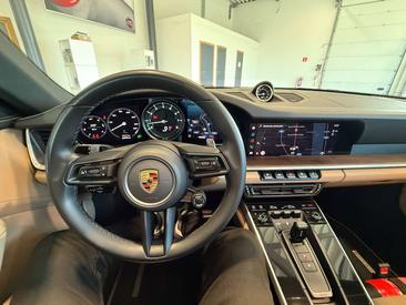 Porsche 911 Cabriolet Carrera S — photo 18