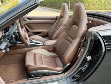 Porsche 911 Cabriolet Carrera 4S — photo 6