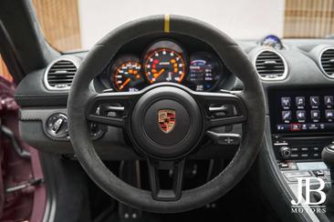 Porsche 718 Cayman GT4 RS — photo 40