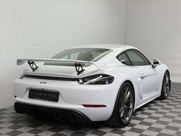 Porsche 718 Cayman GT4 — photo 6