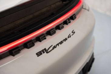 Porsche 911 Cabriolet Carrera 4S — photo 12