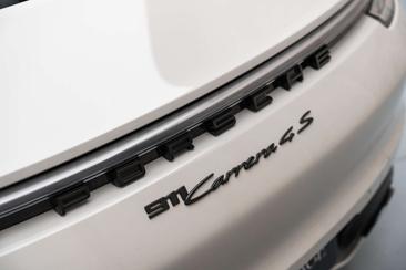 Porsche 911 Cabriolet Carrera 4S — photo 13