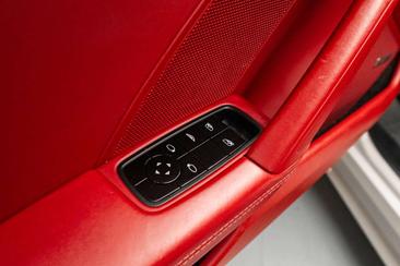Porsche 911 Cabriolet Carrera 4S — photo 19
