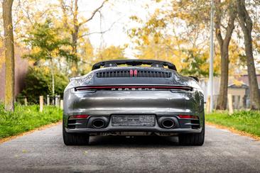 Porsche 911 Cabriolet Carrera — photo 22