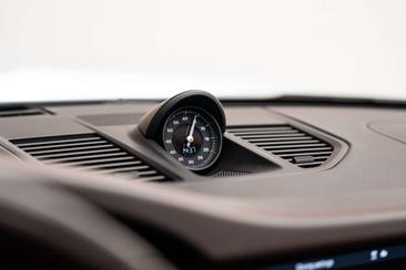 Porsche 911 Cabriolet Carrera 4S — photo 34