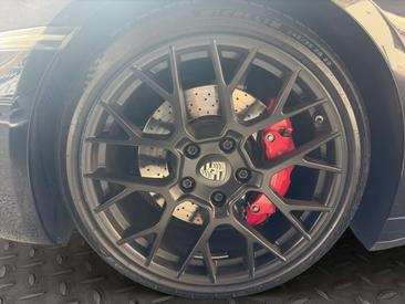 Porsche 911 Carrera 4S — photo 23